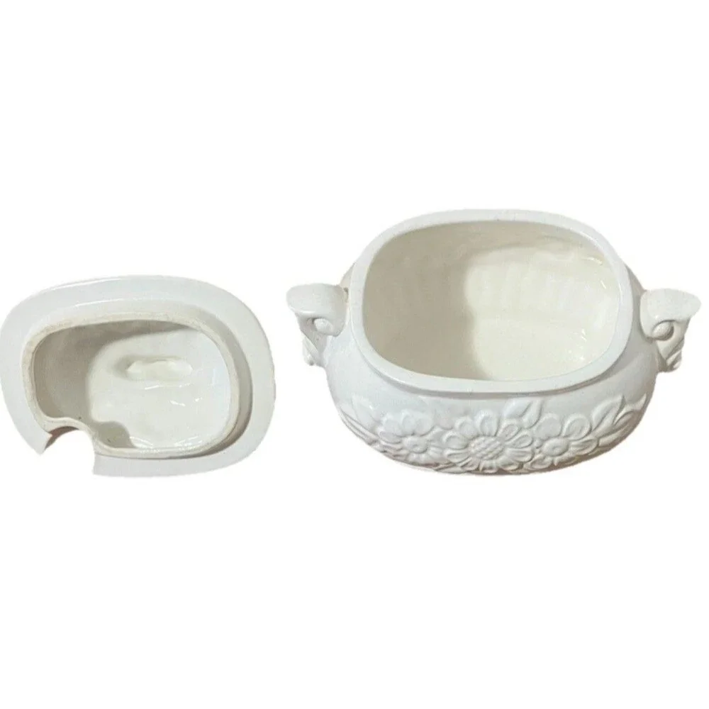 Vintage small Himark White Ceramic Small Daisy Soup gravy Tureen With Lid - Picture 9 of 16